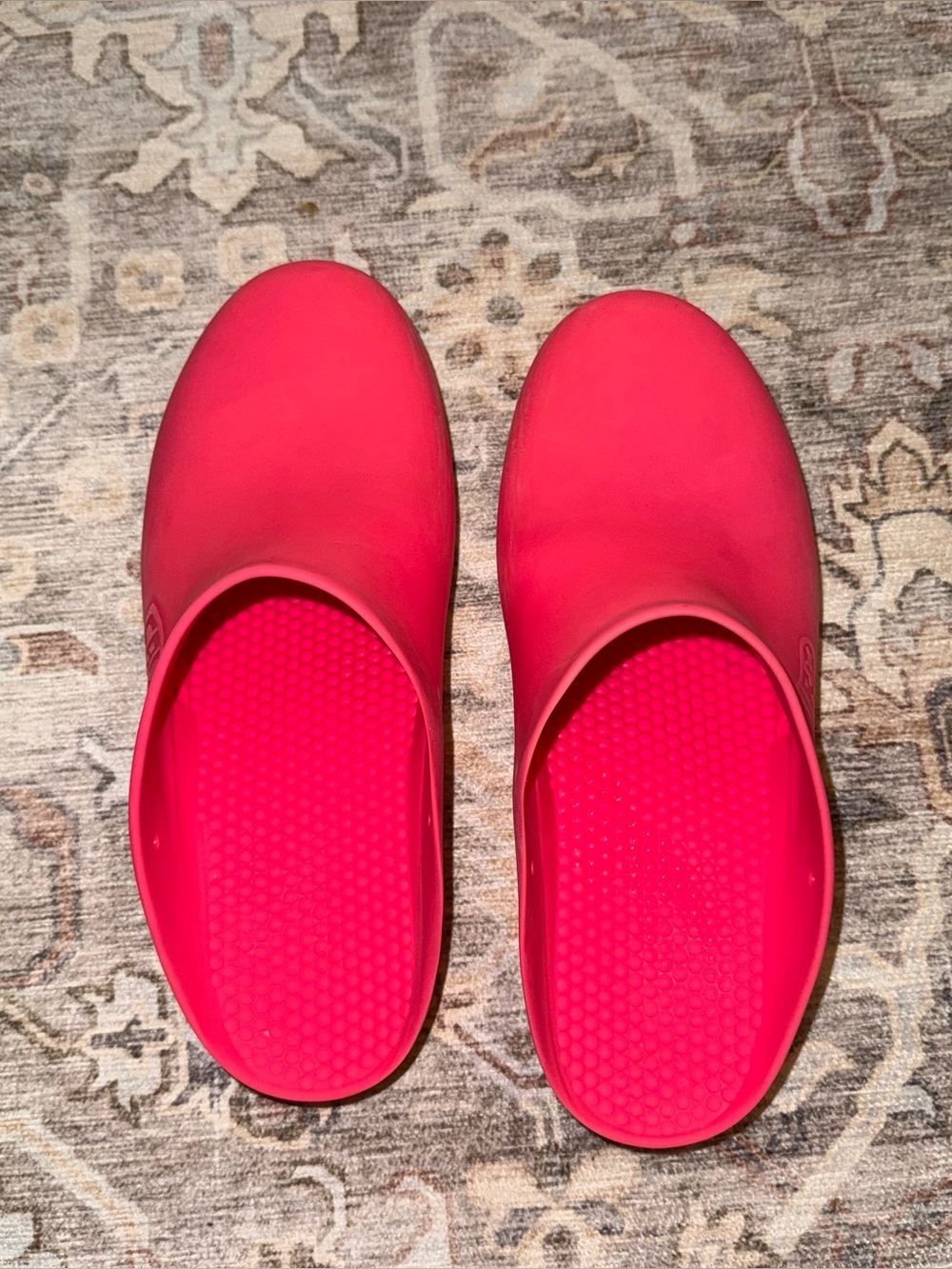 hot pink calzuros